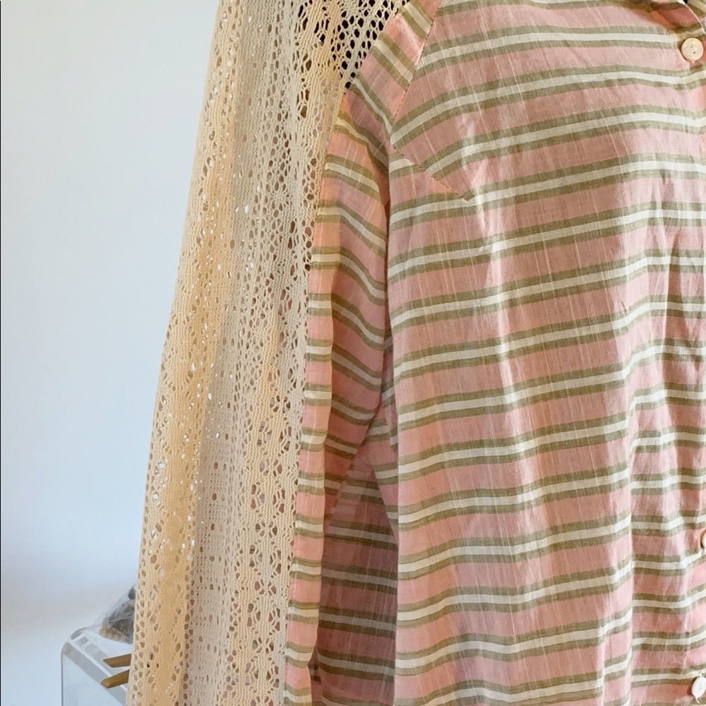 ⬇️Hem& Thread top! Size L - Picture 6 of 8